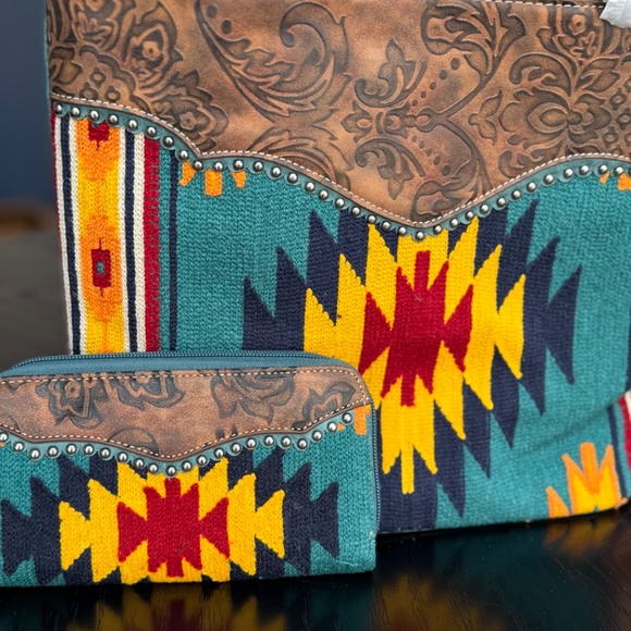 American Bling by Montana West Handbag and Wallet Set NWT - Picture 2 of 8